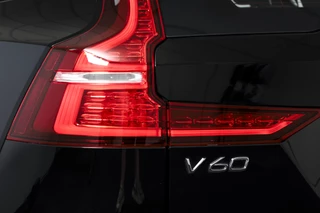 Volvo V60 Volvo V60 2.0 B3 163 PK Essential Edition - Automaat | Dig. Cockpit | Cruise | Stoel-+Stuurverw. | PDC | NAV + App. Connect | ECC | Elek. Klep | DAB | LM 17