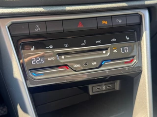 Volkswagen T-Roc Volkswagen T-Roc 1.0 TSI 110PK FACELIFT DIGITAL-SCHERM LED NAVIGATIE AIRCO LMV PDC - afbeelding nr 10
