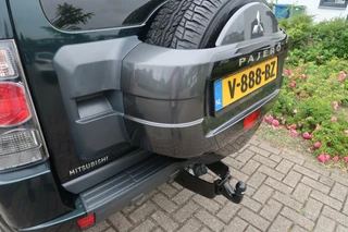 Mitsubishi Pajero Mitsubishi Pajero 3.2 DI-D 4X4|AUTOMAAT|TREKHAAK|NAVIGATIE| - afbeelding nr 4