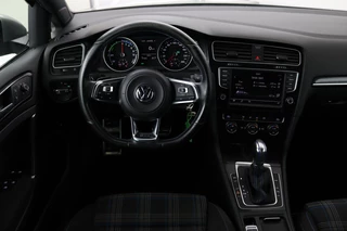 Volkswagen Golf Volkswagen Golf 1.4 TSI GTE | Panoramadak | Carplay | Full LED |  Navigatie | Sportstoelen | Climate control | Cruise control - afbeelding nr 3