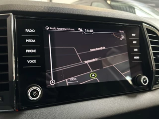 Škoda Karoq Skoda Karoq 1.0 TSI 110 pk handg. Buss. Edition | Navi | Cruise | PDC | CarPlay | Clima | DAB+ | Keyless | Org. NLD. | - afbeelding nr 9