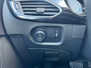 Opel Astra Opel Astra 1.4 Elegance Automaat Navigatie Apple Carplay - afbeelding nr 9