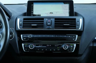 BMW 1 Serie BMW 1-serie M140i LCI / VOL! / RWD / Camera / H&K / Pano / 18