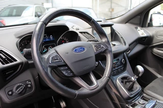 Ford Kuga Ford Kuga 1.5 EcoBoost 150PK ST Line | Panoramadak | Trekhaak | Xenon | Winterpack - afbeelding nr 4