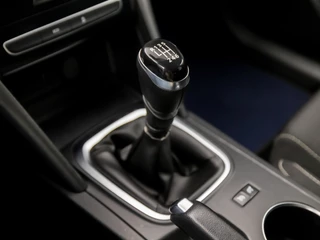Renault Mégane (NAVIGATIE, CLIMATE, LED KOPLAMPEN, KEYLESS, SPORTSTOELEN, GETINT GLAS, PARKEERSENSOREN, LANE ASSIST, CRUISE, NIEUWE APK, NIEUWSTAAT) - afbeelding nr 10