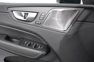 Volvo XC60 Volvo XC60 2.0 T6 Plug-in hybrid AWD Plus Dark Volvo XC60 2.0 Recharge T6 AWD Plus Dark | Nieuw! | Leder | Navigatie | Google | Harman Kardon | Panorama dak | Lichtmetalen Velgen 19