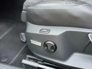 Volkswagen Golf Volkswagen Golf Variant 1.4 TSI R-line 150pk | Navigatiesysteem | Osram LED verlichting | Trekhaak uitklapbaar | Keyless entry | Stoelverwarming | Cruise control | R-stuur | Parkeersensoren voor en achter | Achteruitrijcamera - afbeelding nr 10