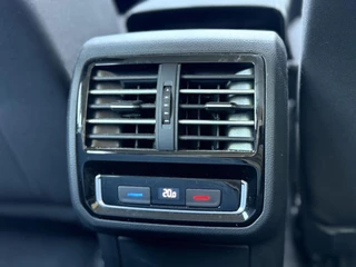 Volkswagen Passat Volkswagen Passat Variant 1.4 TSI DSG Comfortline Business CarPlay|Trekhaak|Cam|Perfect onderhouden - afbeelding nr 21