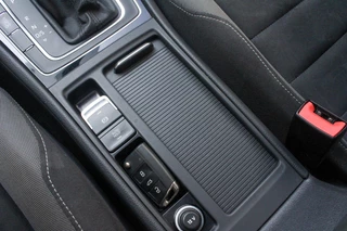 Volkswagen Golf Volkswagen Golf 1.4 TSI Highl Busi R-line | ACC | Camera | Stoel VW | Carplay - afbeelding nr 15