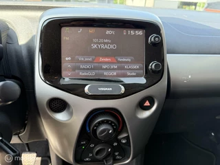 Toyota Aygo Toyota Aygo 1.0 VVT-i x-play CAMERA GR.SCHERM NAP CARPLAY - afbeelding nr 10