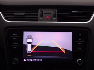 Škoda Octavia AUTOMAAT / STOELVERW / CAMERA / DAB+ / CARPLAY / NL-AUTO - afbeelding nr 11