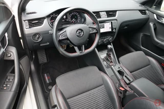 Škoda Octavia Skoda Octavia Combi 2.0 TSI RS DSG 220 PK / 1e eig / Stoelverwarming / Cruise / Xenon - afbeelding nr 12