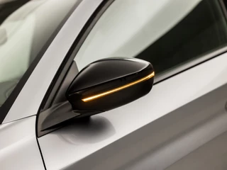 Peugeot 208 Automaat (PANORAMADAK, VIRTUAL COCKPIT, APPLE CARPLAY, GROOT NAVI, LEDER, 360 CAMERA, SPORTSTOELEN, GETINT GLAS, KEYLESS, ZWART HEMEL, NIEUWSTAAT) - afbeelding nr 35