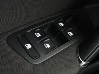 Volkswagen Golf Volkswagen Golf 1.0 TSI Busness Edition Connected | Camera |  Trekhaak | Sportstoelen | Navigatie | Climate control | Cruise control - afbeelding nr 26