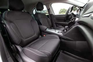 Renault Megane E-Tech Renault Megane E-Tech 1.6 Plug-In Hybrid 160 Zen - All-in rijkrprs | Navi | Carplay | Cruise | Stoelverw. - afbeelding nr 5