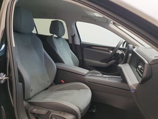 Volkswagen Passat Volkswagen Passat Variant 1.5 eHybrid 204pk DSG/AUT Business Wegklapbare trekhaak, Camera, ACC - afbeelding nr 2