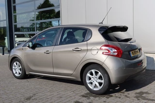 Peugeot 208 Peugeot 208 1.2 e-VTi Style AUTOMAAT 82pk NAVI, PDC, Cruise, 1e eigenaar - afbeelding nr 4