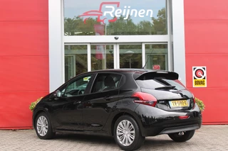 Peugeot 208 Peugeot 208 1.2 110PK AUTOMAAT SIGNATURE | NAVIGATIE | APPLE CARPLAY/ANDROID AUTO | PARKEERSENSOREN | DAB+ RADIO | LICHTMETALEN VELGEN | GETINTE RUITEN | CLIMATE CONTROL | CRUISE CONTROL | - afbeelding nr 14