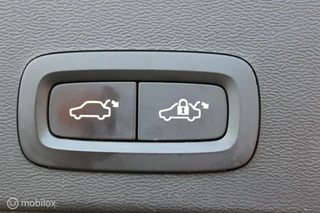 Volvo XC40 Volvo XC40 1.5 T3 R-Design, Pano, Trekhaak, Winterset, Pdc + camera, 360 vieuw, Stoel/stuur verwarming, Keyless, Carplay, Donkerglas, Harman kardon, Clima, Navi, Elektrische achterklep. - afbeelding nr 35