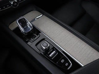 Volvo XC60 Volvo XC60 2.0 T8 Twin Engine AWD Inscription | Panoramadak |  Trekhaak | Leder | Camera | Carplay | Navigatie | Full LED | Climate control - afbeelding nr 26
