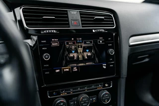Volkswagen Golf Volkswagen Golf 2.0 TSI 4Motion R Pano Camera ACC - afbeelding nr 31