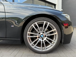 BMW 3 Serie BMW 3 Serie 330e M-Sport,Schuifdak,Leer,LED,Lane Ass.,NaviPro,Clima,Dealer OH - afbeelding nr 25