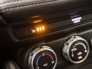 Mazda 2 (NAVIGATIE, CAMERA, HEAD-UP DISPLAY, STOELVERWARMING, GETINT GLAS, LEDEREN SPORTSTOELEN, LM VELGEN, CRUISE, NIEUWE APK, NIEUWSTAAT) - afbeelding nr 10