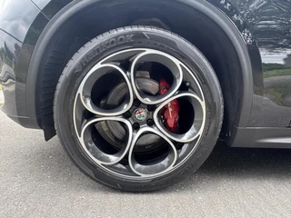 Alfa Romeo Stelvio Alfa Romeo Stelvio 2.0 T Q4 Luxery, 320pk, 20