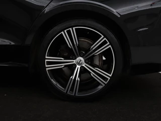 Volvo V60 Volvo V60 2.0 T8 Recharge AWD Inscription | Panoramadak | Bowers & Wilkins | Head-Up | Massage | Ventilatie | Trekhaak | 360 Camera | Leder | Carplay | Achterbankverwarming | Navigatie | PHEV - afbeelding nr 44