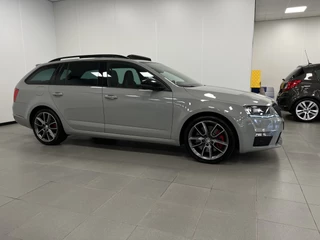 Škoda Octavia Škoda Octavia Combi 2.0 TDI RS /184PK / AUTOMAAT / LEDER / PANODAK / Trekh. 1600KG. - afbeelding nr 34