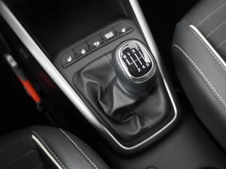 Kia Rio - Navigatie - Camera - 17 inch LM velgen - Half leder/stof - Stoel- en stuurverwarming - Fabrieksgarantie tot 09-2027 - afbeelding nr 31