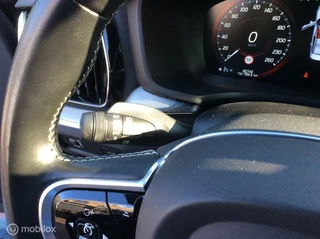 Volvo S60 Volvo S60 2.0 T5 R-Design Black Edition Camera Apple Carplay 19