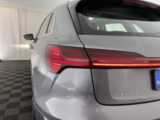 Audi e-tron Audi e-tron 50 Quattro Advanced Launch-Edition-Plus 71 kWh [ 3-Fase ] (INCL-BTW) *PANO | LUXURY-LEATHER | FULL-LED | ADAPTIVE-CRUISE | MEMORY-PACK | DIGI-COCKPIT | HEATED-COMFORTSEATS | CARPLAY | NAVI-FULLMAP | ECC | SHIFT-PADDLES | LANE-ASSIST | PDC | 20''ALU* - afbeelding nr 32
