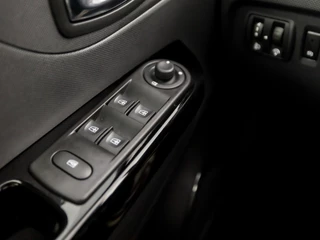 Renault Captur (NAVIGATIE, CLIMATE, LEDER, CRUISE, SPORTSTOELEN, GETINT GLAS, LM VELGEN, PARKEERSENSOREN, NIEUWE APK, NIEUWSTAAT) - afbeelding nr 20