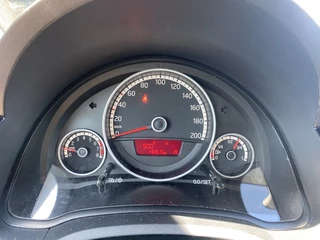 Volkswagen up! Volkswagen up! 1.0 high up! BlueMotion CRUISE / PDC / AIRCO / NAVI / BLUETOOTH / LMV - afbeelding nr 4