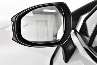 Toyota C-HR Toyota C-HR 2.0 Hybrid 200 Dynamic | Dig. Cockpit | Adapt. Cruise | Stoel-+Stuurverw. | PDC | Camera | NAV + App. Connect | ECC | LM 18