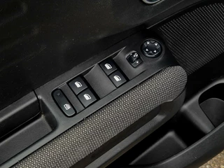 Citroën C3 Aircross Citroen C3 Aircross 1.2 110PK Shine 1e Eig!|Navi|Clima|Carplay - afbeelding nr 29