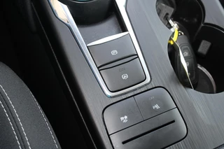 Ford Kuga Ford Kuga 2.5 FHEV Titanium | Navigatie | Camera | Cruise Control | Lichtmetalen velgen - afbeelding nr 24
