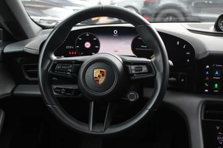 Porsche Taycan Porsche Taycan Performance 84 kWh / Panoramadak / Camera / Passenger Display / 20'' / Luchtvering / Sportchrono / Stoelventilatie / Stuurverwarming / Dodehoek / Apple CarPlay / Stoelverwarming / Cruise Control - afbeelding nr 17