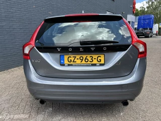 Volvo V60 Volvo V60 2.0 T3 Momentum - Volvo dealer onderh. - afbeelding nr 12