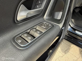 Mercedes-Benz A-Klasse Mercedes A-klasse 220 Premium Plus AMG optiek/LED/Clima/19