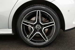 Mercedes-Benz A-Klasse Mercedes-Benz A-klasse 250e AMG Night | Stoelverwarming | Carplay |  Widescreen | Sfeerverlichting | Camera | Leder/Alcantara | Navigatie | Full LED - afbeelding nr 31