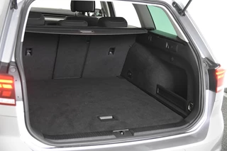 Volkswagen Passat Volkswagen Passat Variant 1.5 TSI DSG *1ste eigenaar*Navigatie*Park assist* - afbeelding nr 28
