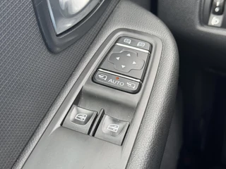 Renault Clio Renault Clio Estate 1.5 dCi Ecoleader Limited 2e Eigenaar,Navi,Clima,Cruise,PDC Achter,LM Velgen,Dealer Onderhouden,N.A.P,APK Tot 02-2026 - afbeelding nr 22