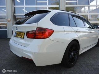 BMW 3 Serie BMW 3-serie Touring 320d M Sport Edition - afbeelding nr 11