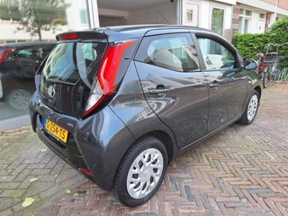 Toyota Aygo Toyota Aygo 1.0 VVT-i X-Play Limited 5Drs /Navi/Camera/Apple/Android/Airco/garantie - afbeelding nr 2