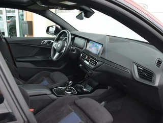 BMW 2 Serie BMW 2-serie Gran Coupé 218i High Executive M-sport | Panoramadak - afbeelding nr 34