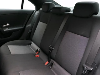Mercedes-Benz CLA Mercedes-Benz CLA-klasse 180 Aut. Business Sol. | LED |  Navi | Camera | - afbeelding nr 9