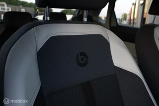 Volkswagen Polo Volkswagen Polo 1.0 TSI 90PK R-Line VIRTUAL BEATS NAVIGATIE - afbeelding nr 9