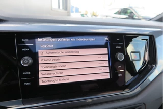 Volkswagen Polo Pano dak,Led, Adaptive cruise , Navigatie via Carplay, Buitenspiegels inklapbaar, etc. prijs rijklaar. - afbeelding nr 48